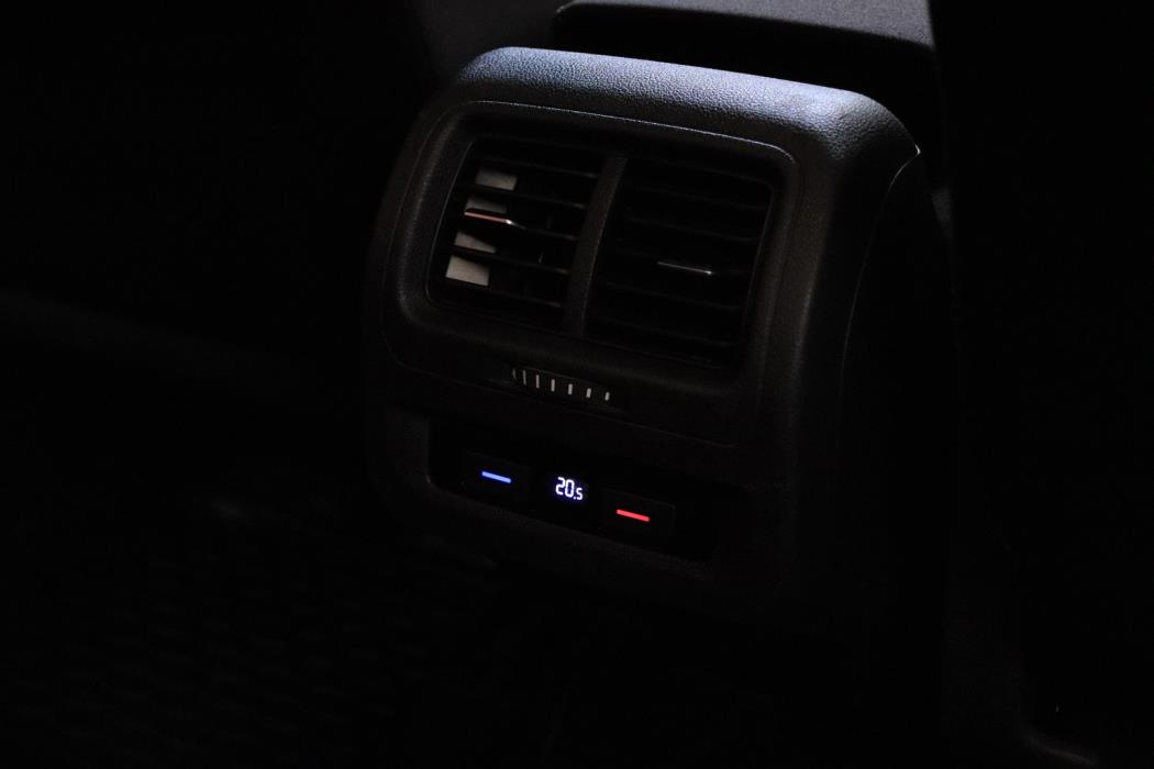 VOLKSWAGEN Touran 2018