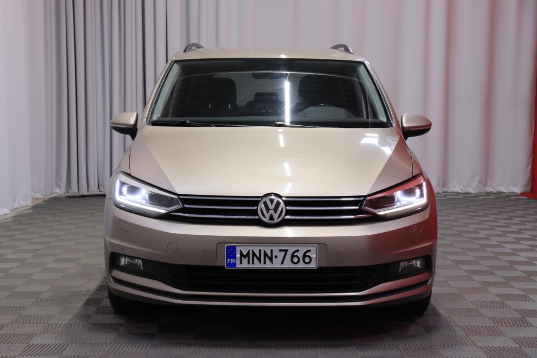 VOLKSWAGEN Touran 2018