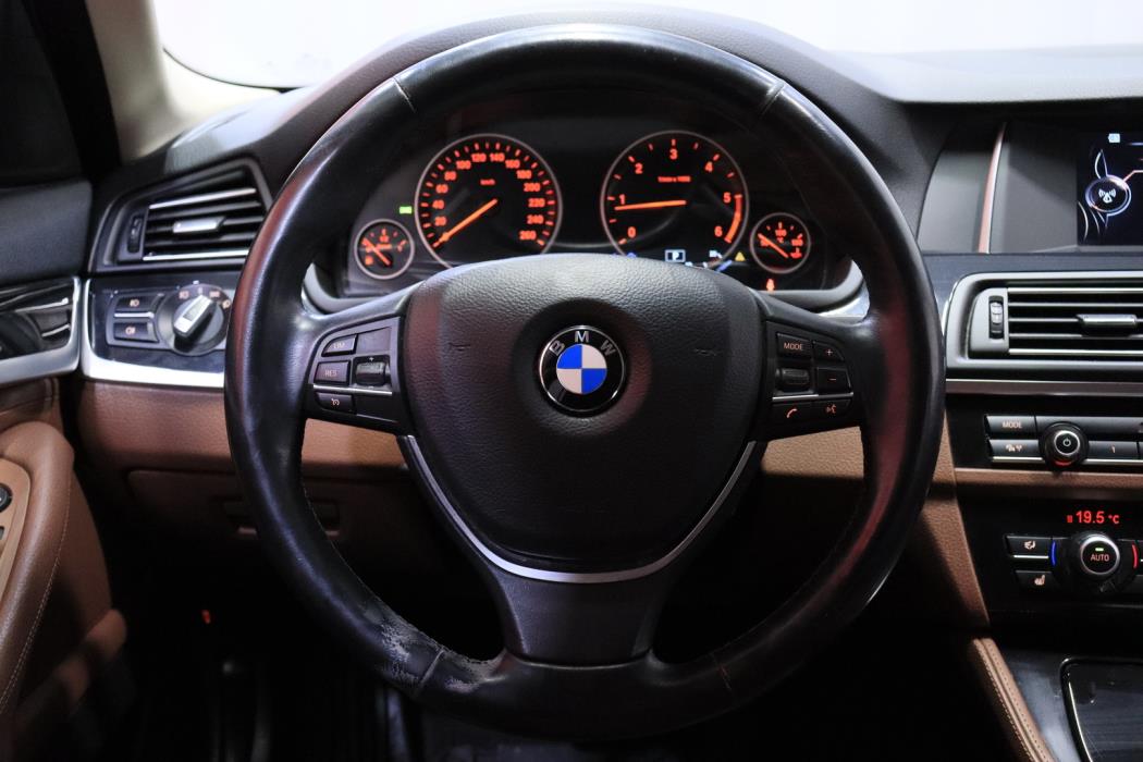 BMW 520 2015