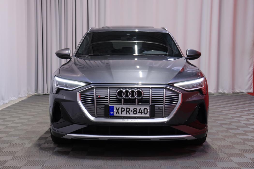 AUDI e-tron 2022