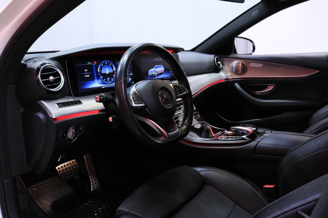 MERCEDES-BENZ E 2017