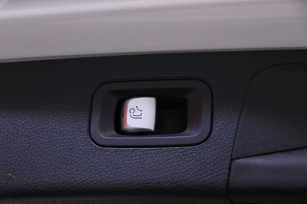 MERCEDES-BENZ E 2017