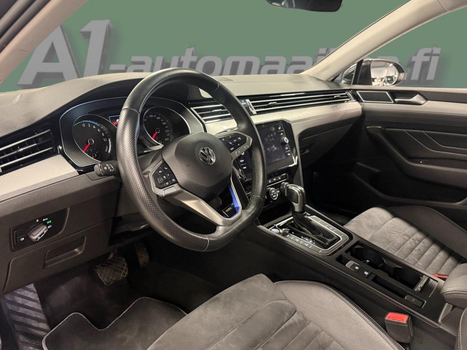 VOLKSWAGEN Passat 2019