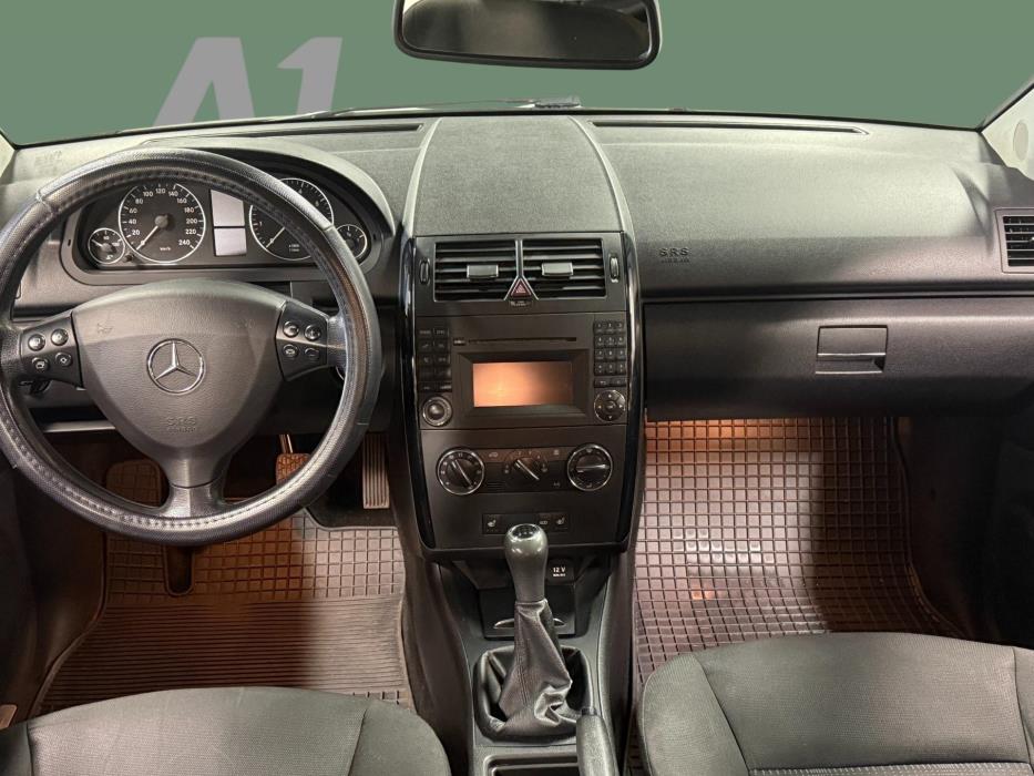 MERCEDES-BENZ A 2010