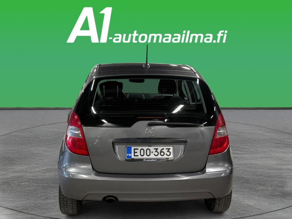 MERCEDES-BENZ A 2010