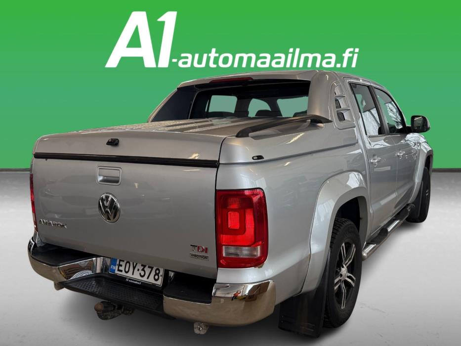 VOLKSWAGEN Amarok 2012