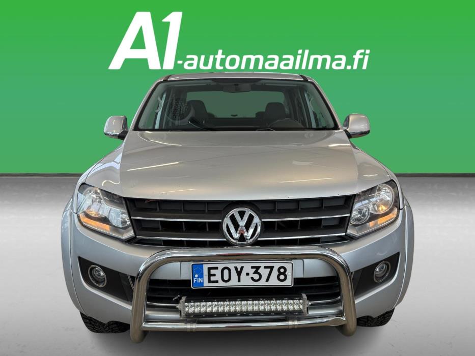 VOLKSWAGEN Amarok 2012