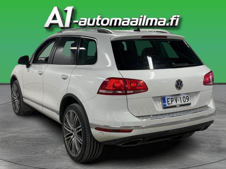 VOLKSWAGEN Touareg 2014