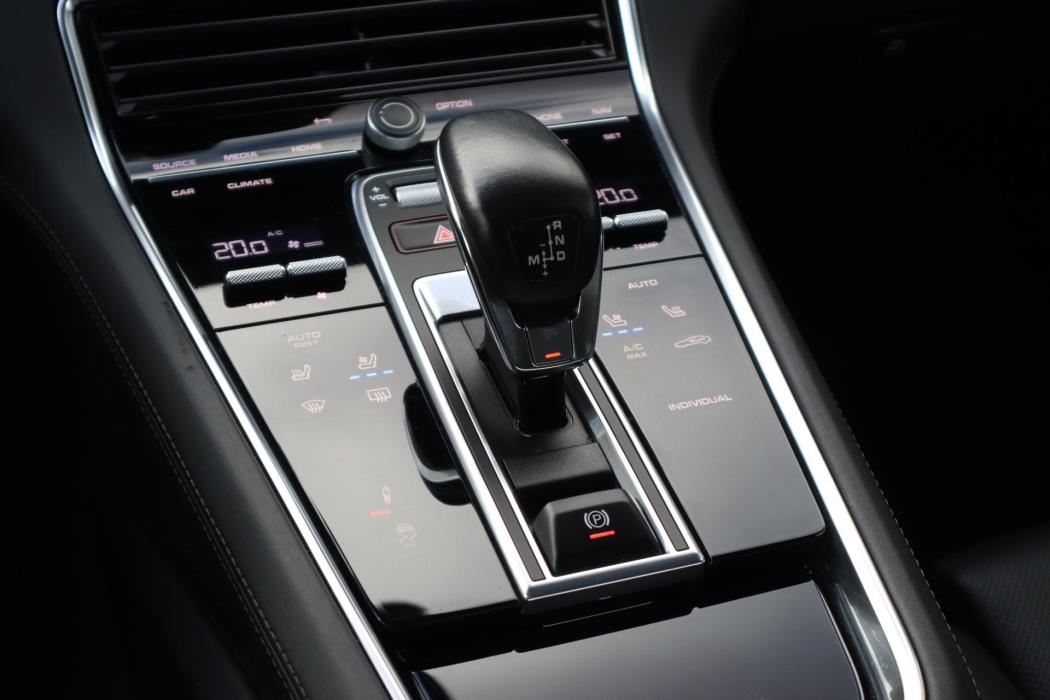 PORSCHE Panamera 2022