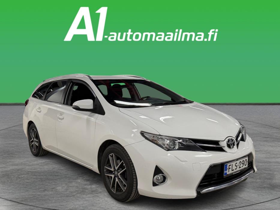 TOYOTA Auris 2015
