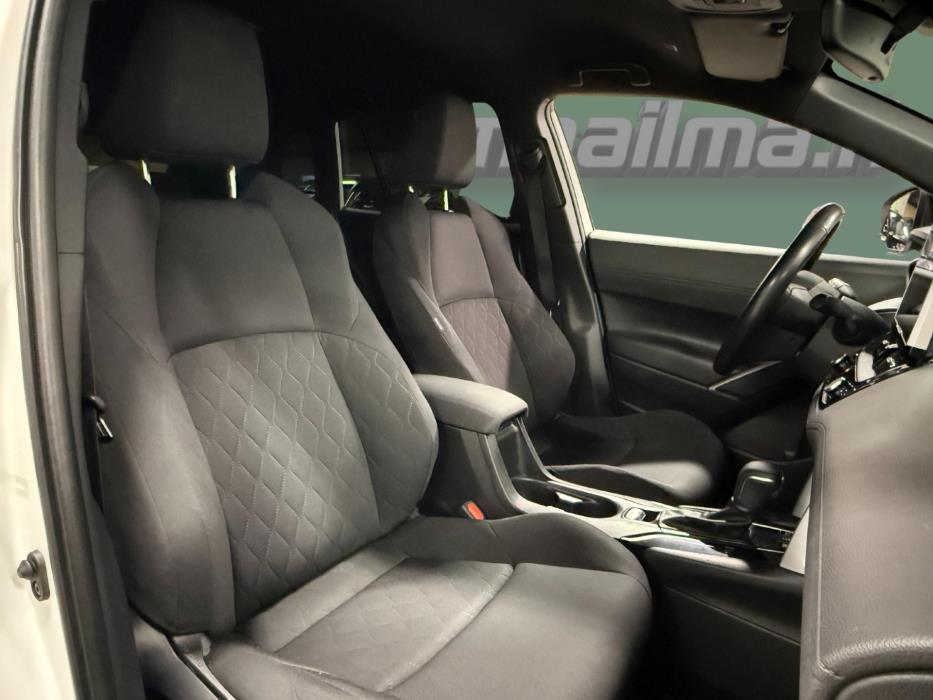 TOYOTA Corolla Cross 2024