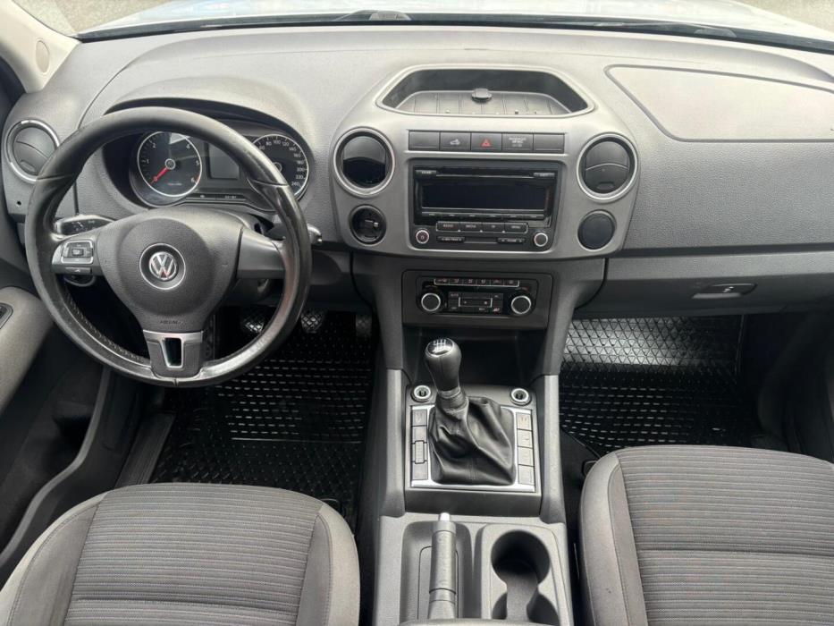 VOLKSWAGEN Amarok 2012