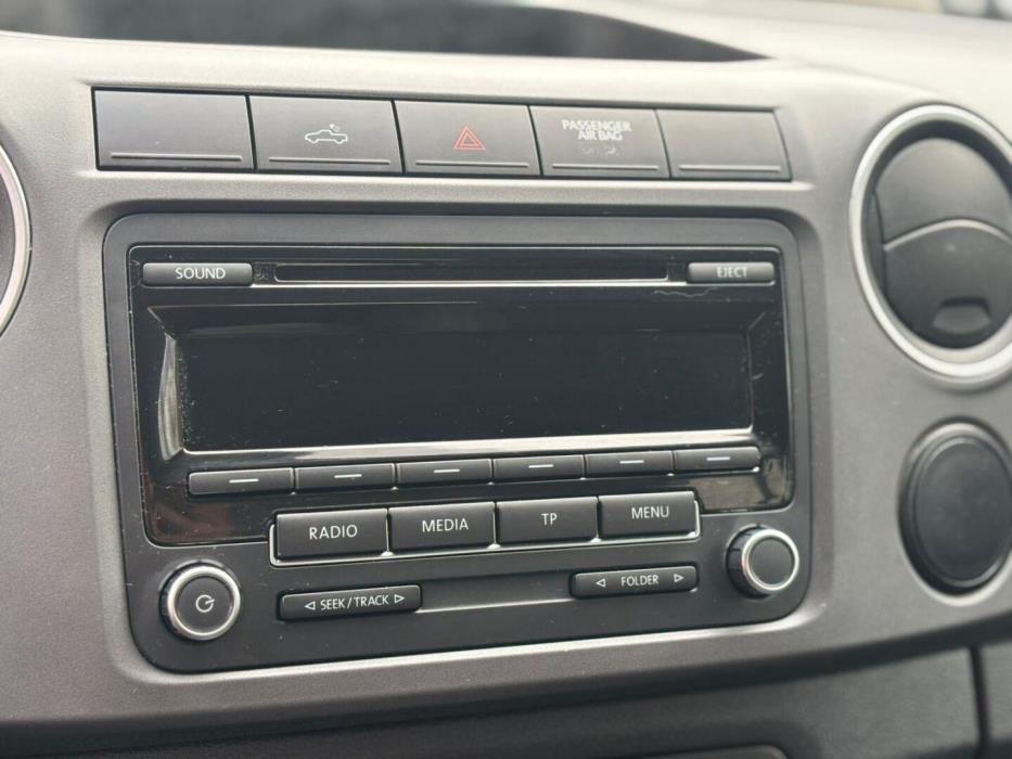 VOLKSWAGEN Amarok 2012