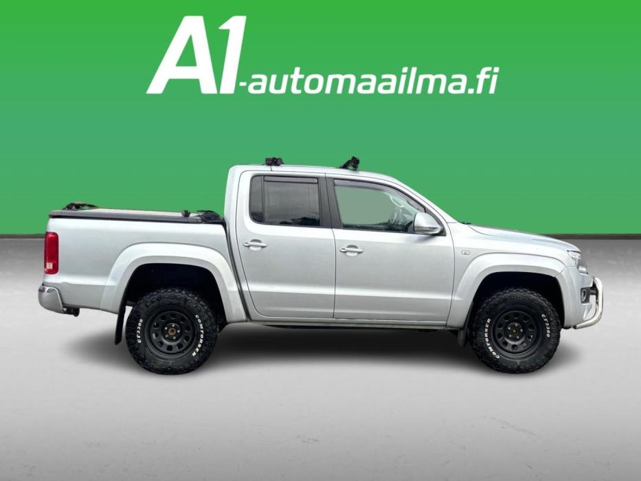 VOLKSWAGEN Amarok 2012