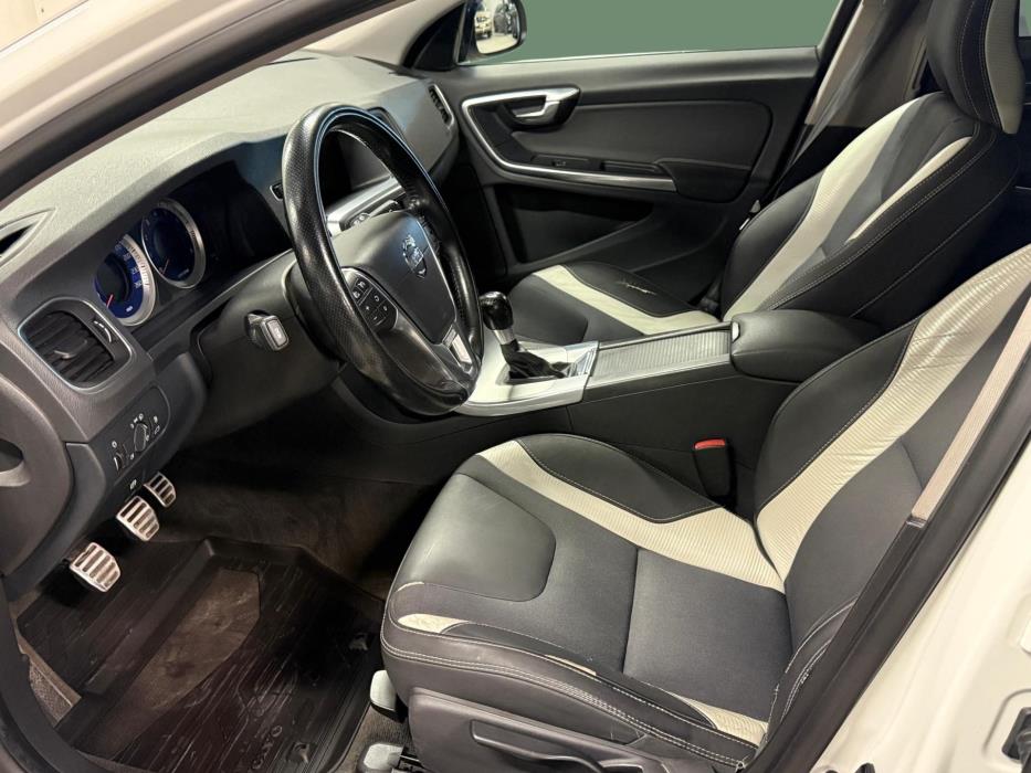 VOLVO V60 2011