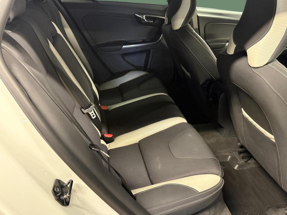 VOLVO V60 2011