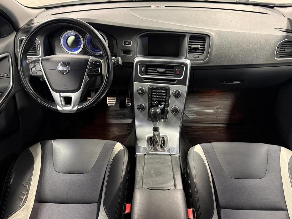 VOLVO V60 2011