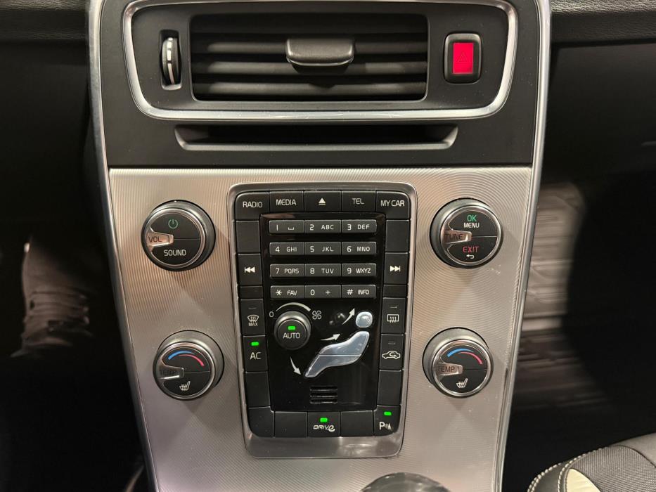 VOLVO V60 2011