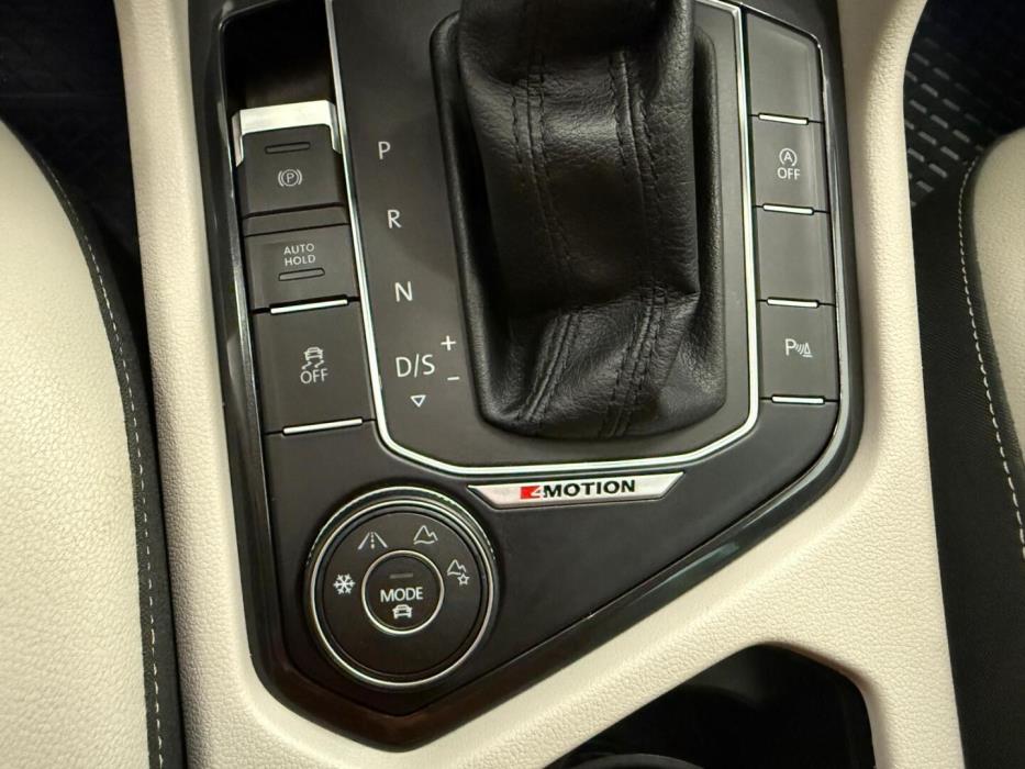 VOLKSWAGEN Tiguan 2016