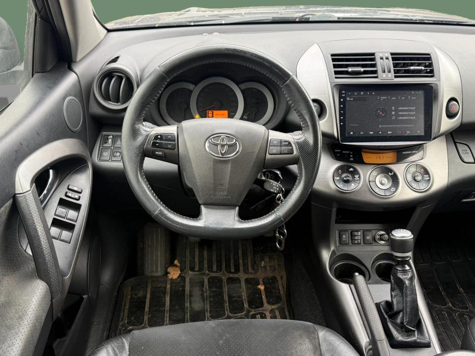 TOYOTA RAV4 2011