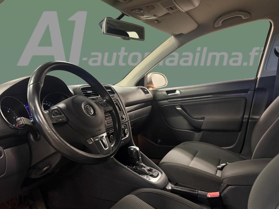 VOLKSWAGEN Golf 2013