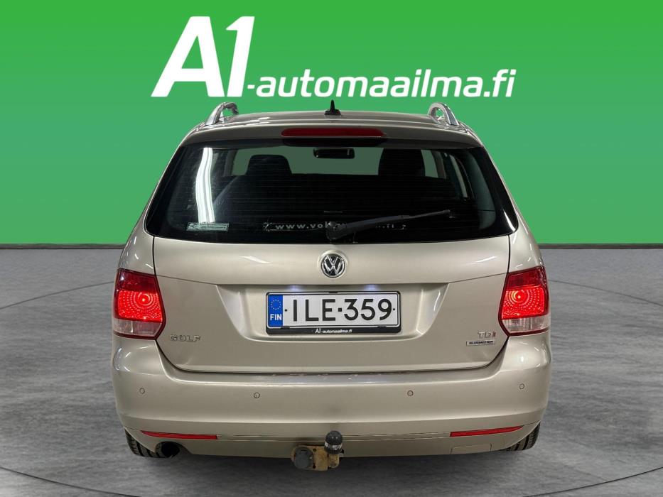 VOLKSWAGEN Golf 2013