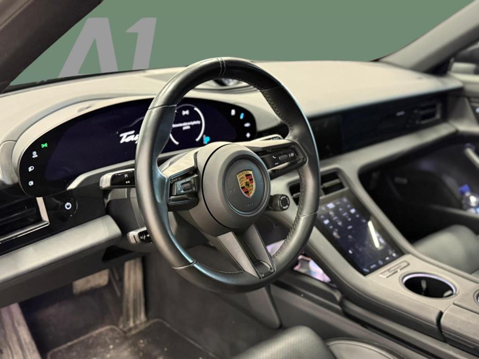 PORSCHE Taycan 2022