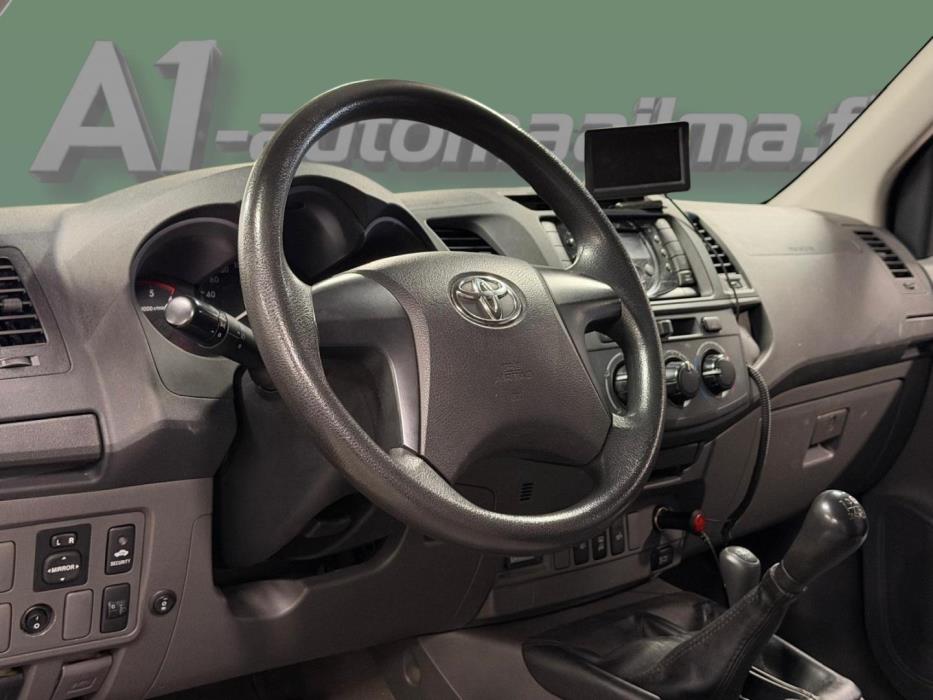TOYOTA Hilux 2012