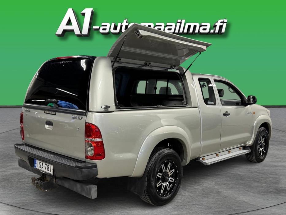 TOYOTA Hilux 2012