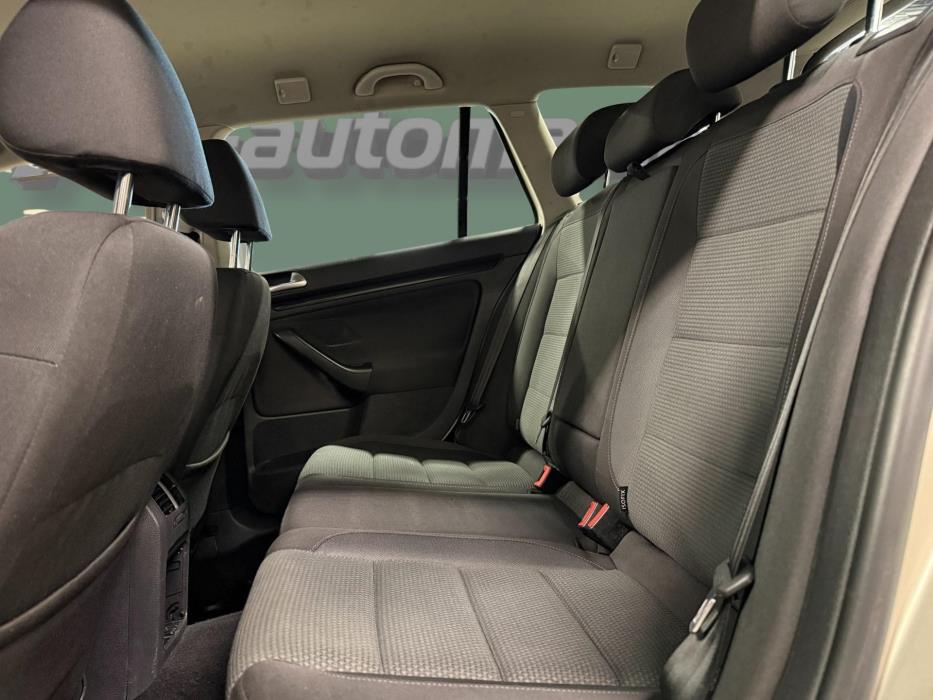 VOLKSWAGEN Golf 2013