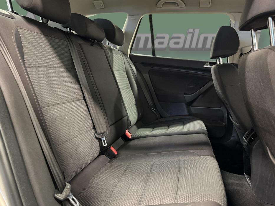 VOLKSWAGEN Golf 2013