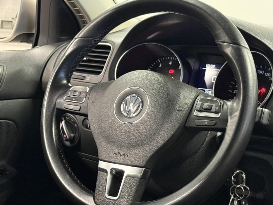 VOLKSWAGEN Golf 2013
