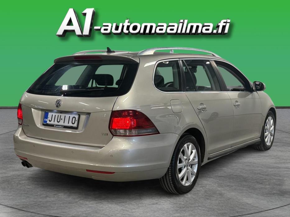 VOLKSWAGEN Golf 2013