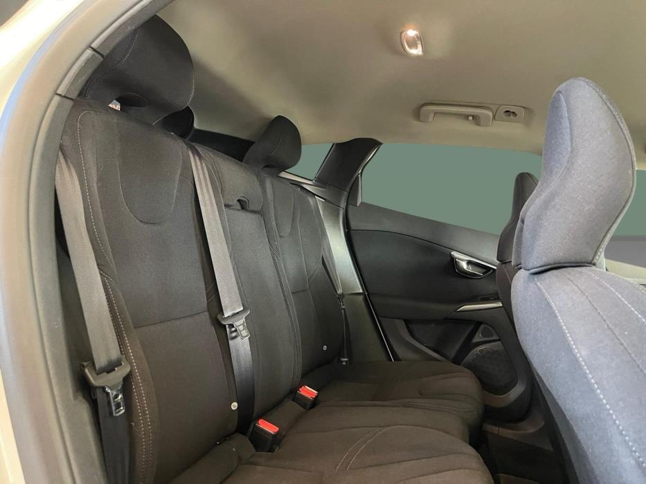 VOLVO V40 2014