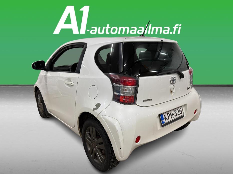 TOYOTA Iq 2010