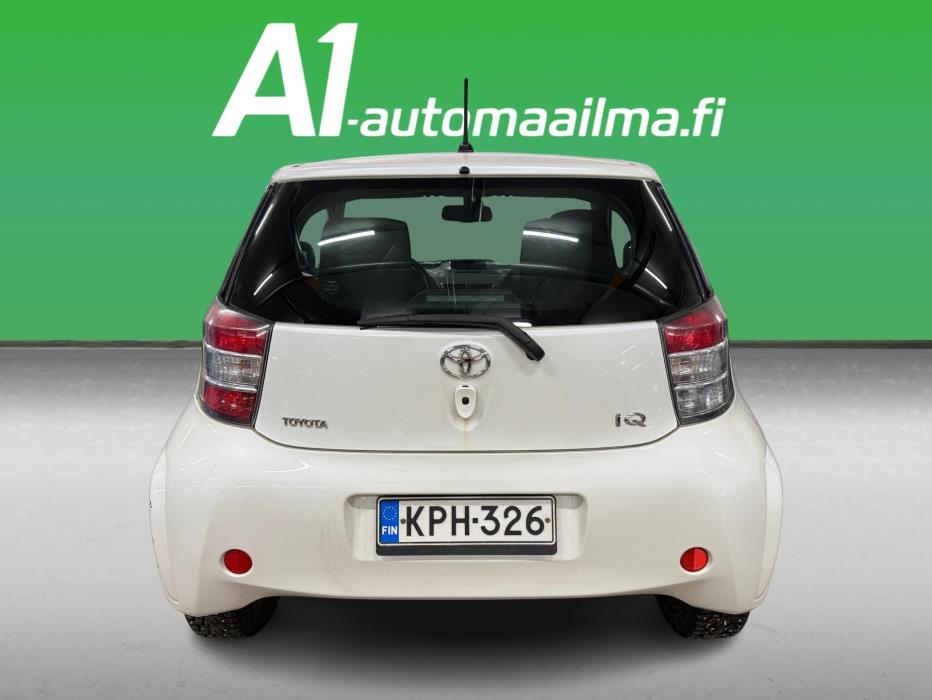 TOYOTA Iq 2010