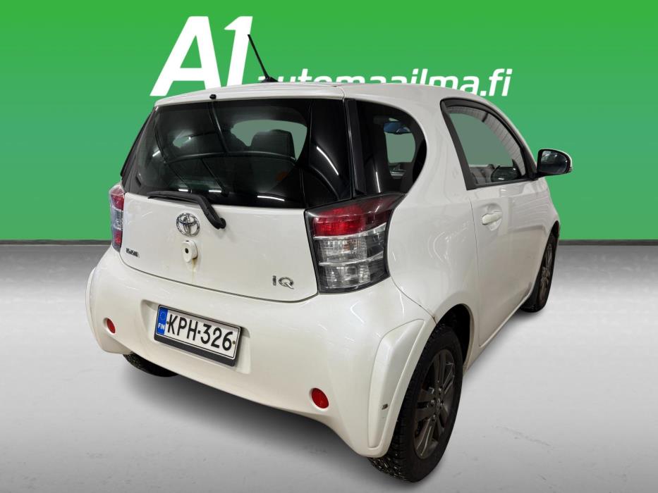 TOYOTA Iq 2010