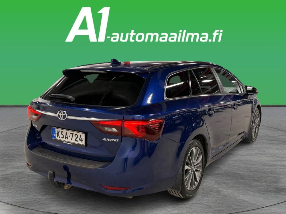 TOYOTA Avensis 2016