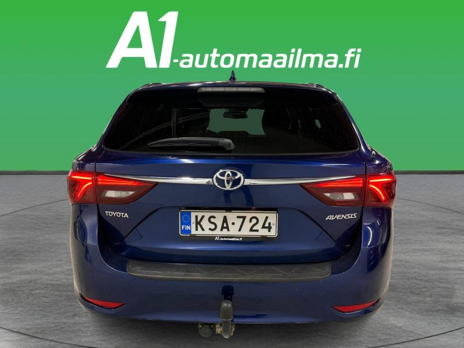TOYOTA Avensis 2016