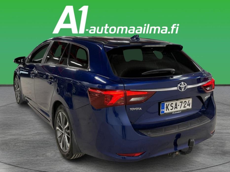 TOYOTA Avensis 2016