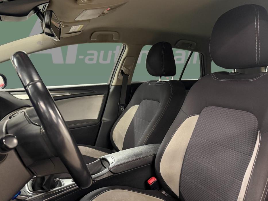 TOYOTA Avensis 2016