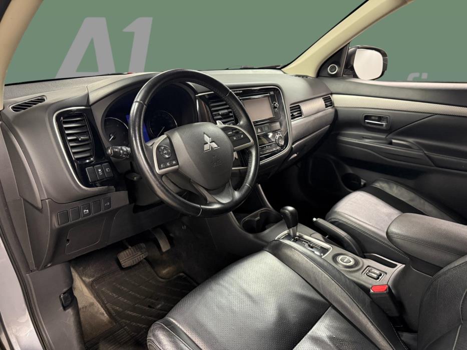 MITSUBISHI Outlander 2012