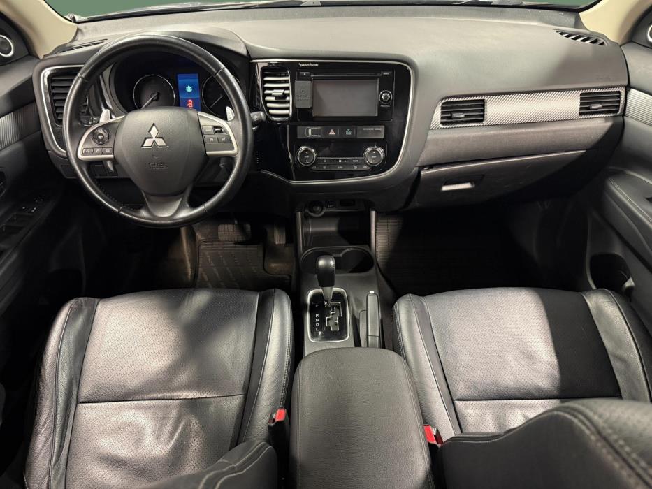 MITSUBISHI Outlander 2012