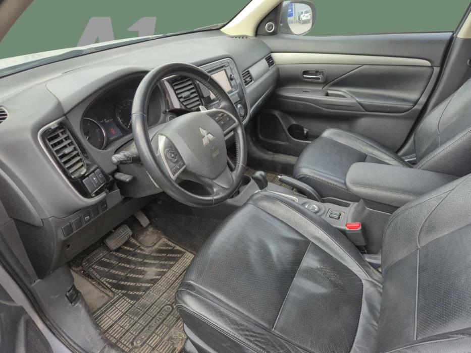 MITSUBISHI Outlander 2012