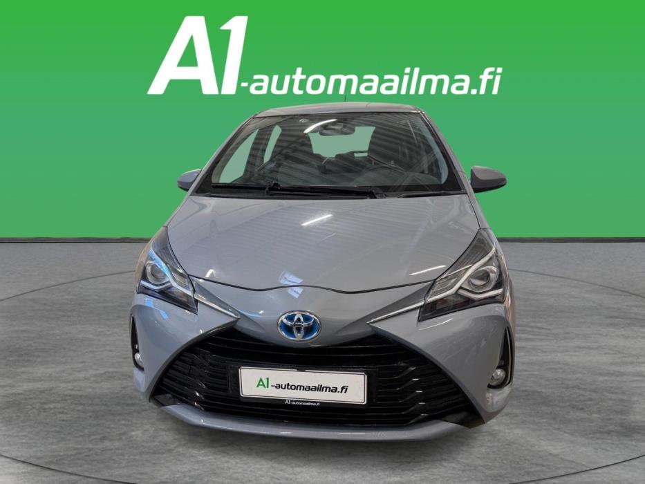TOYOTA Yaris 2018