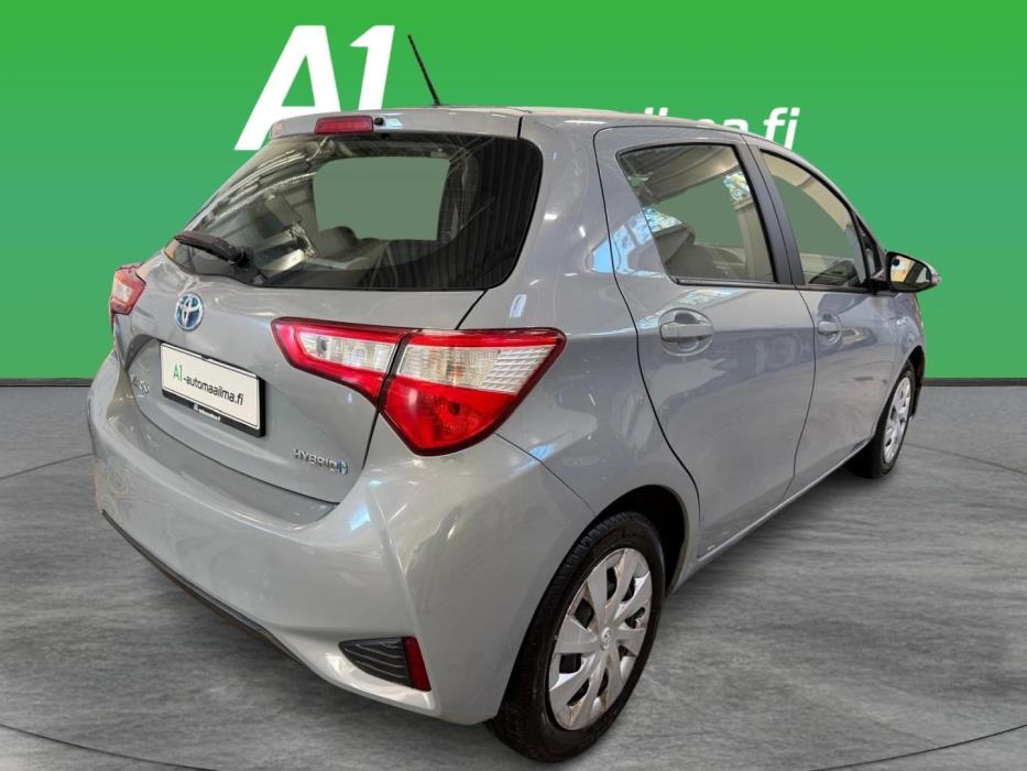 TOYOTA Yaris 2018