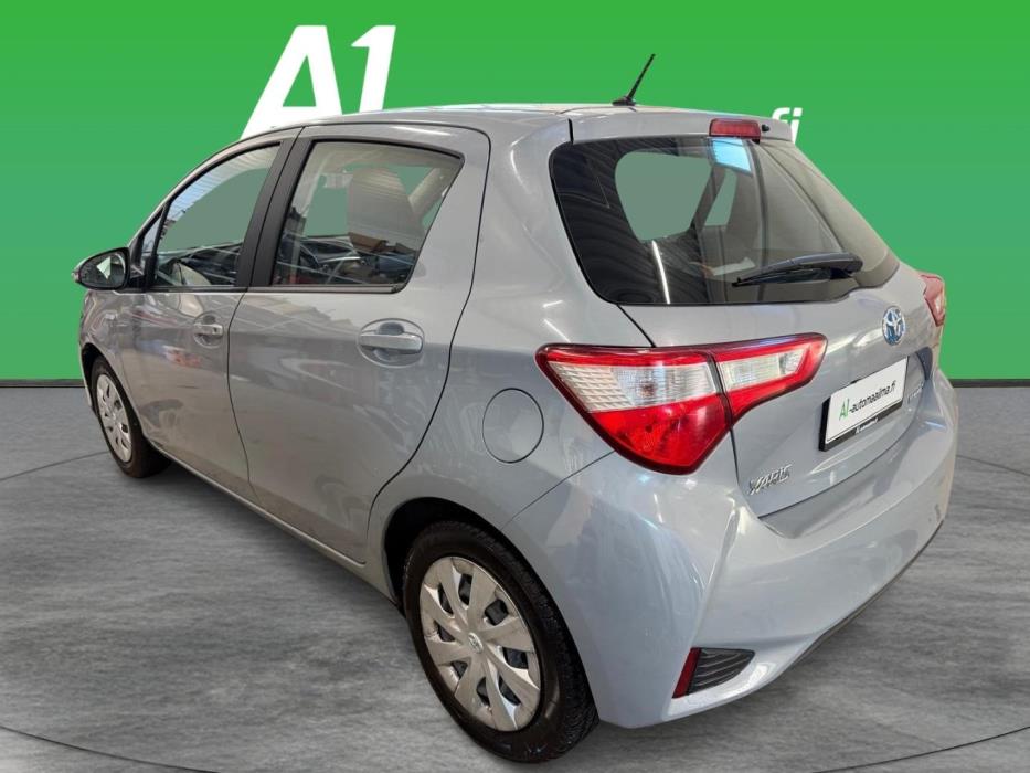 TOYOTA Yaris 2018