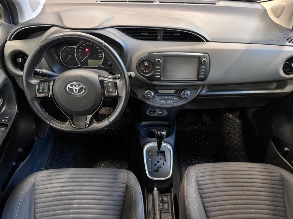TOYOTA Yaris 2018