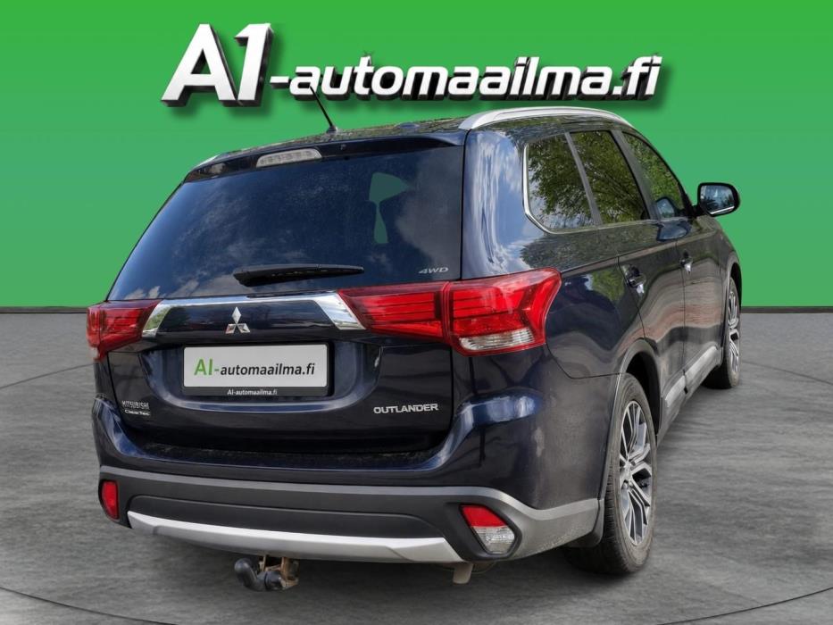 MITSUBISHI Outlander 2016