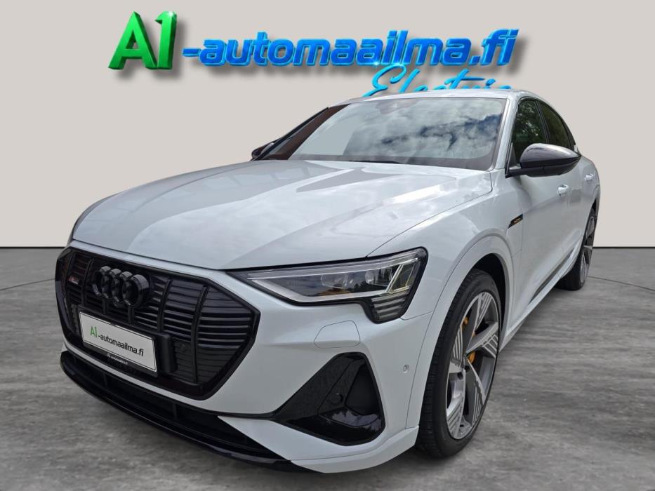 AUDI e-tron 2022